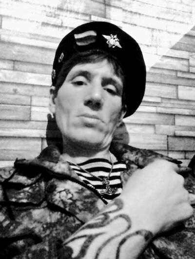  ,   Alex, 42 ,   c , 