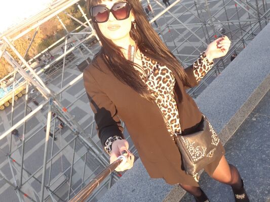  ,   Veronicka, 32 ,  