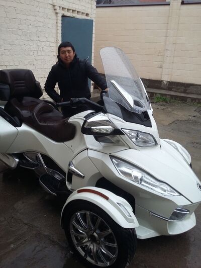  ,   Max, 34 ,  
