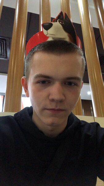  ,   Anton, 23 ,  