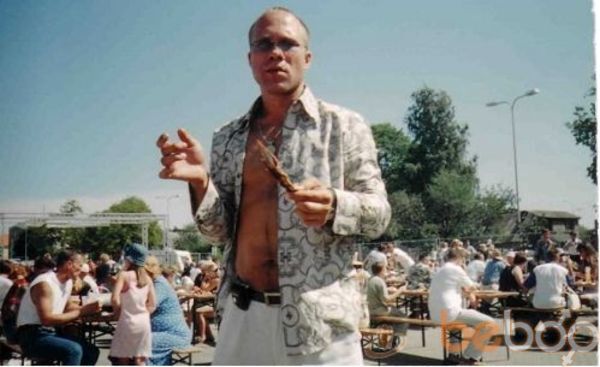  ,   Haker, 49 ,   ,   , c 