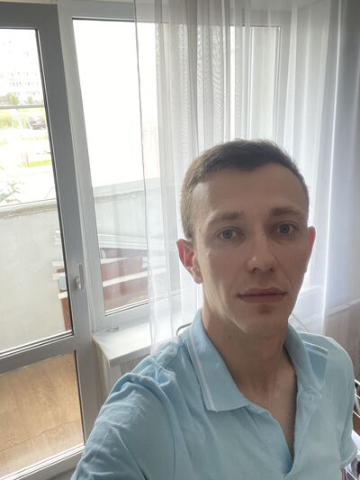  ,   Artem, 39 ,   