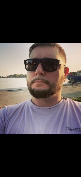  ,   Viktor, 36 ,   , 