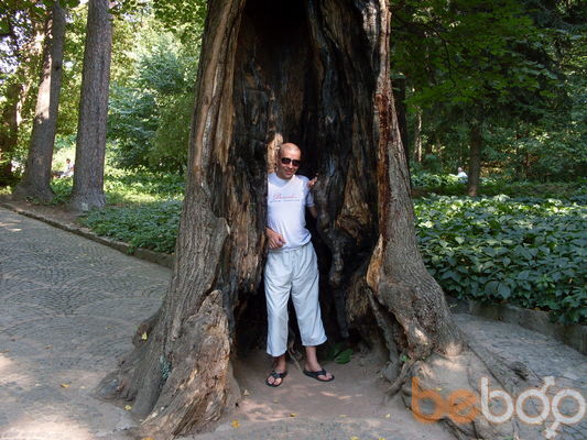  ,   Nikola, 44 ,  
