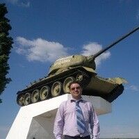  ,   Valentino, 44 ,   