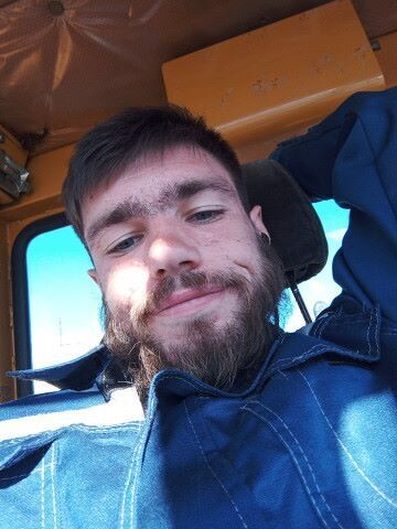  25412041  Anton, 31 ,     