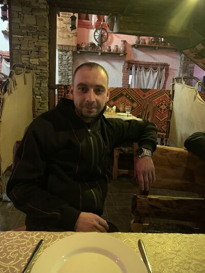  ,   Artur, 40 ,   ,   