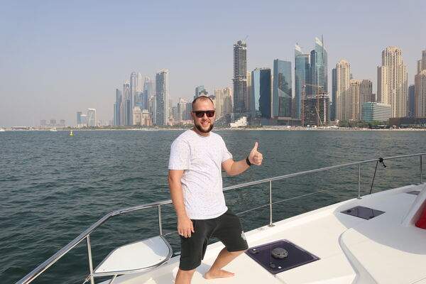  ,   Viktor, 39 ,   ,   