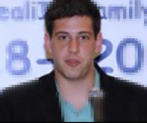  ,   Adel, 42 ,   ,   