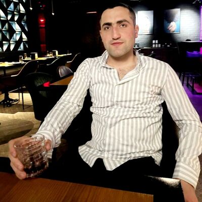  ,   Arman, 29 ,   ,   