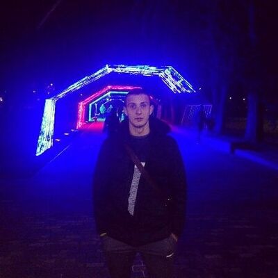  ,   Oleg, 33 ,   