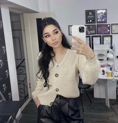  ,   Lola, 28 ,   ,   , c , 