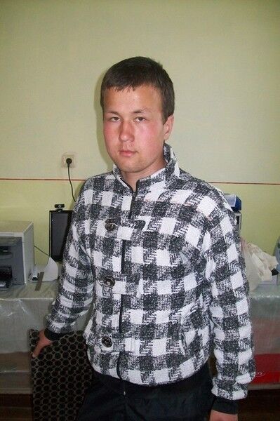  -,   Rahmatjon, 31 ,   