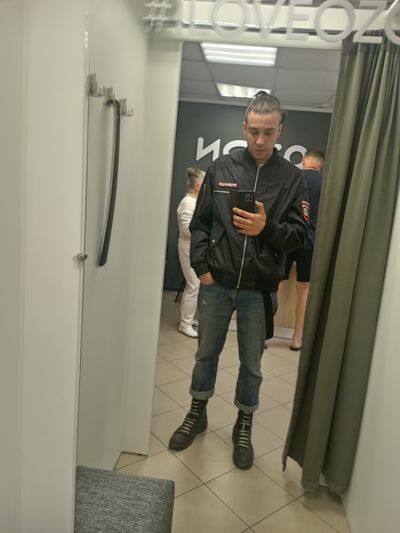  ,   YuJiNiUs, 26 ,   ,   , c , 