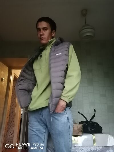  ,   Niks Enrike, 36 ,   ,   