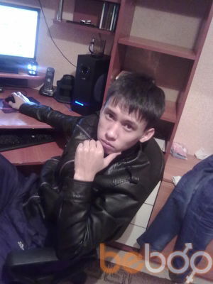  1476721  Erlan, 32 ,    