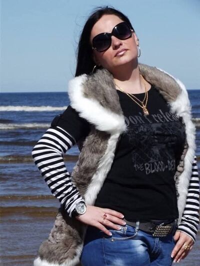  ,   Jekaterina, 37 ,   c , 