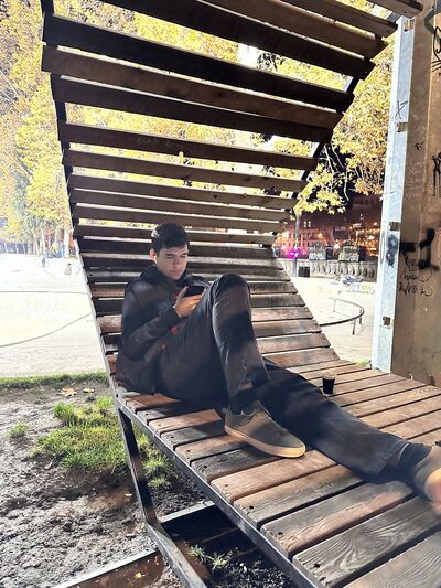  ,   Nika, 20 ,   ,   