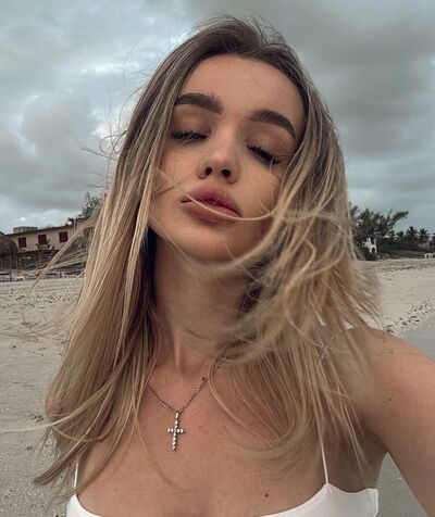  ,   Veronica, 23 ,   ,   
