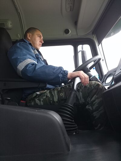  ,   Nikolay, 37 ,   c 