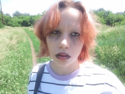  ,   Lalisa, 19 ,   