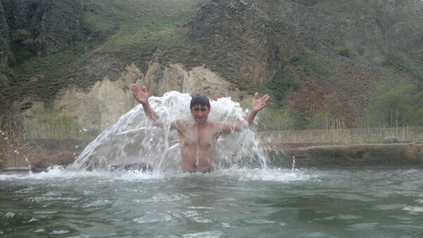  ,   ARMEN, 34 ,  