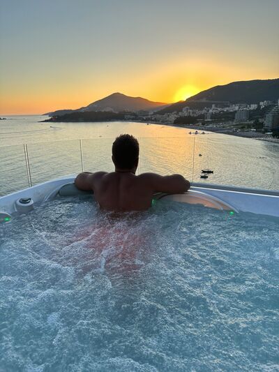  ,   Vladislav, 34 ,   ,   