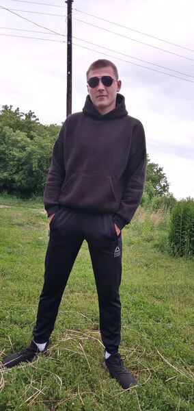  ,   Ilya, 22 ,     , c , 