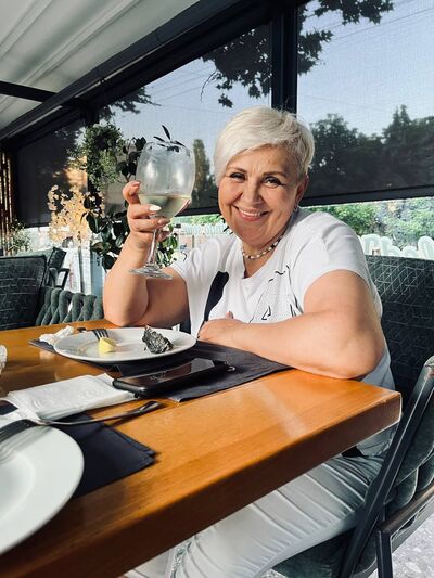  ,   Anzhelika, 56 ,   ,   , c 