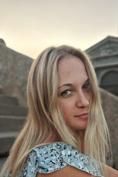  ,   Blonde, 42 ,   ,   