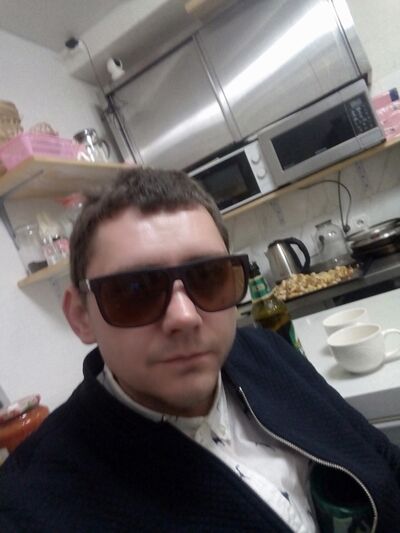  ,   Wan, 32 ,   ,   