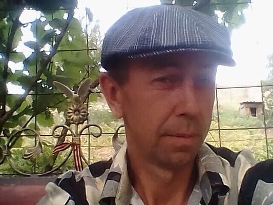  ,   Viktor, 48 ,   ,   