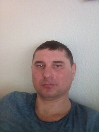  ,   Eduard, 41 ,  