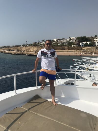  ,   Armen, 38 ,   ,   