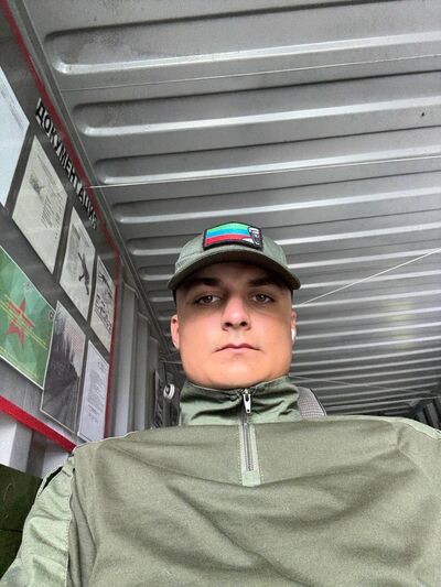  --,   Amir, 21 ,   ,   