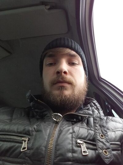 ,   Enzo, 32 ,   ,   
