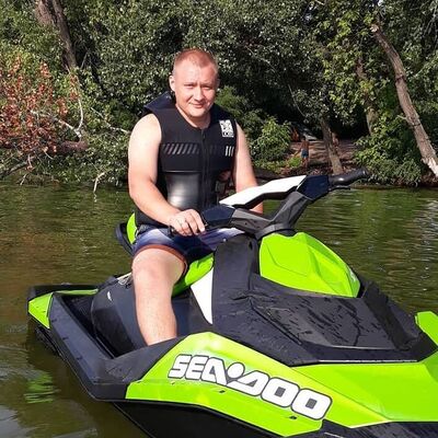  ,   Evgenii, 32 ,   ,   