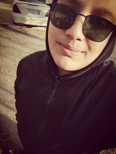  ,   Hovik, 22 ,   ,   