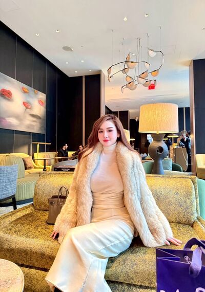  ,   Dora Lucky, 21 ,   ,   