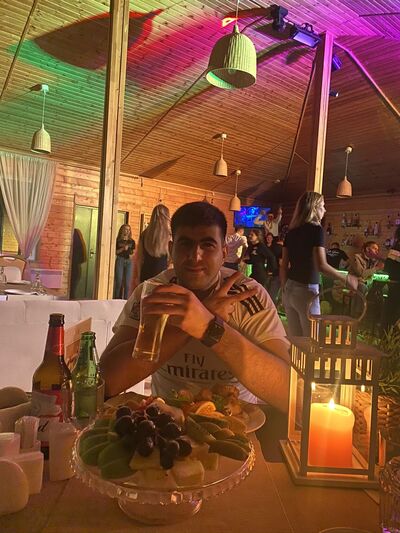  ,   Arman, 33 ,   ,   