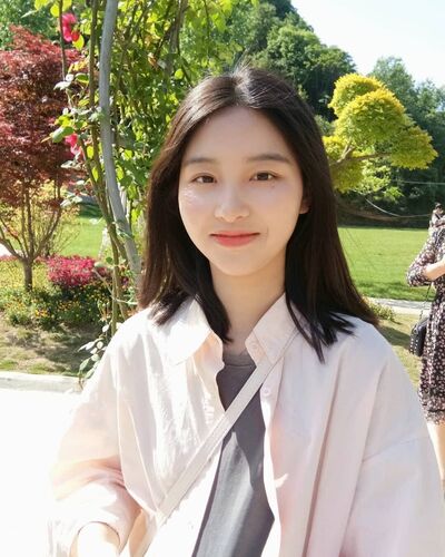  ,   Minnie, 32 ,   ,   