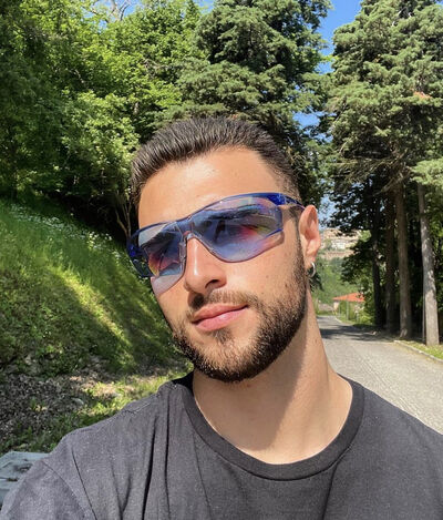  ,   Artur, 28 ,   ,   
