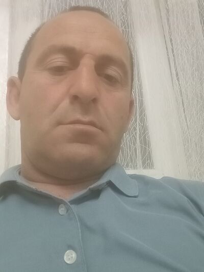  ,   Roland, 49 ,   ,   