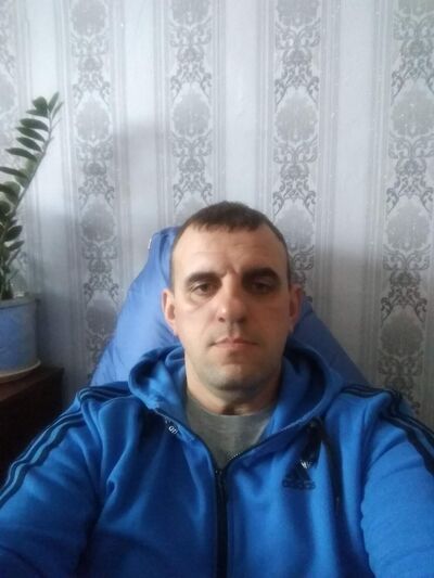  ,   Mikhail, 43 ,   c 