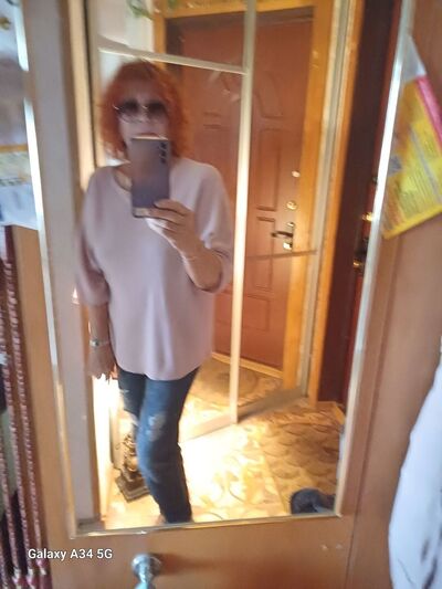  ,   Dalina, 52 ,   ,   
