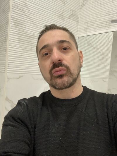  Giugliano in Campania,   Antonio, 39 ,   ,   