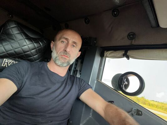  --,   Tim, 42 ,   ,   