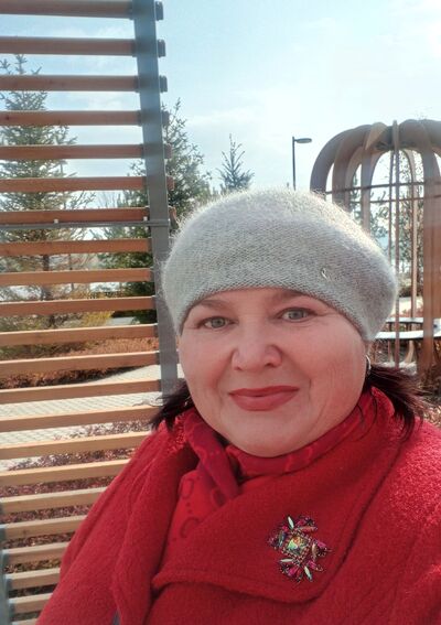  ,   Elena, 57 ,   ,   