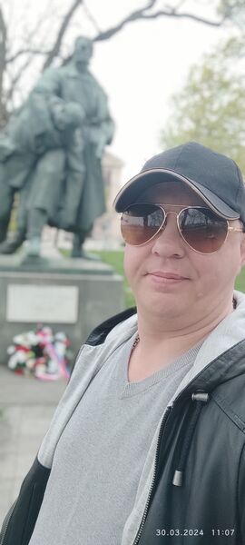  ,   Andrii, 47 ,   c 