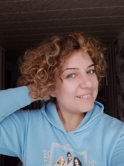  ,   Aliona, 47 ,   ,   